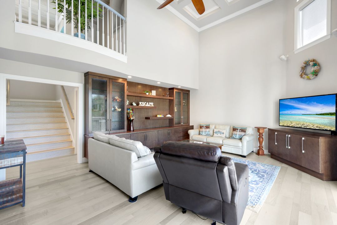 1111 Schooner Pl, Sanibel, FL 33957