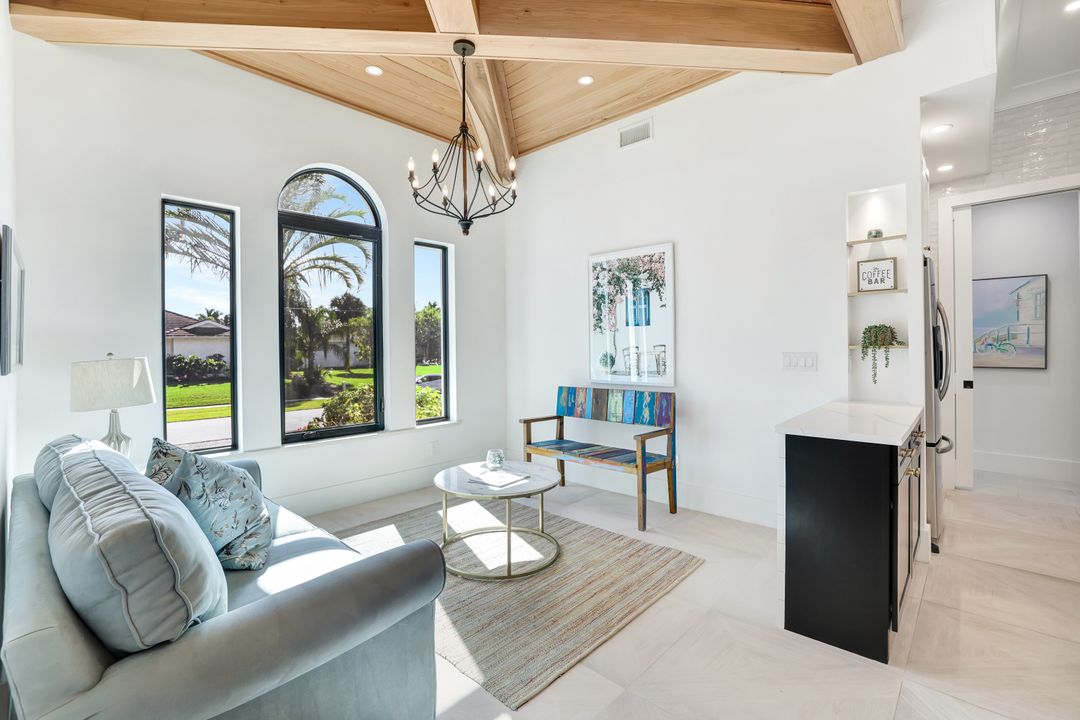 910 Ivory Ct, Marco Island, FL 34145