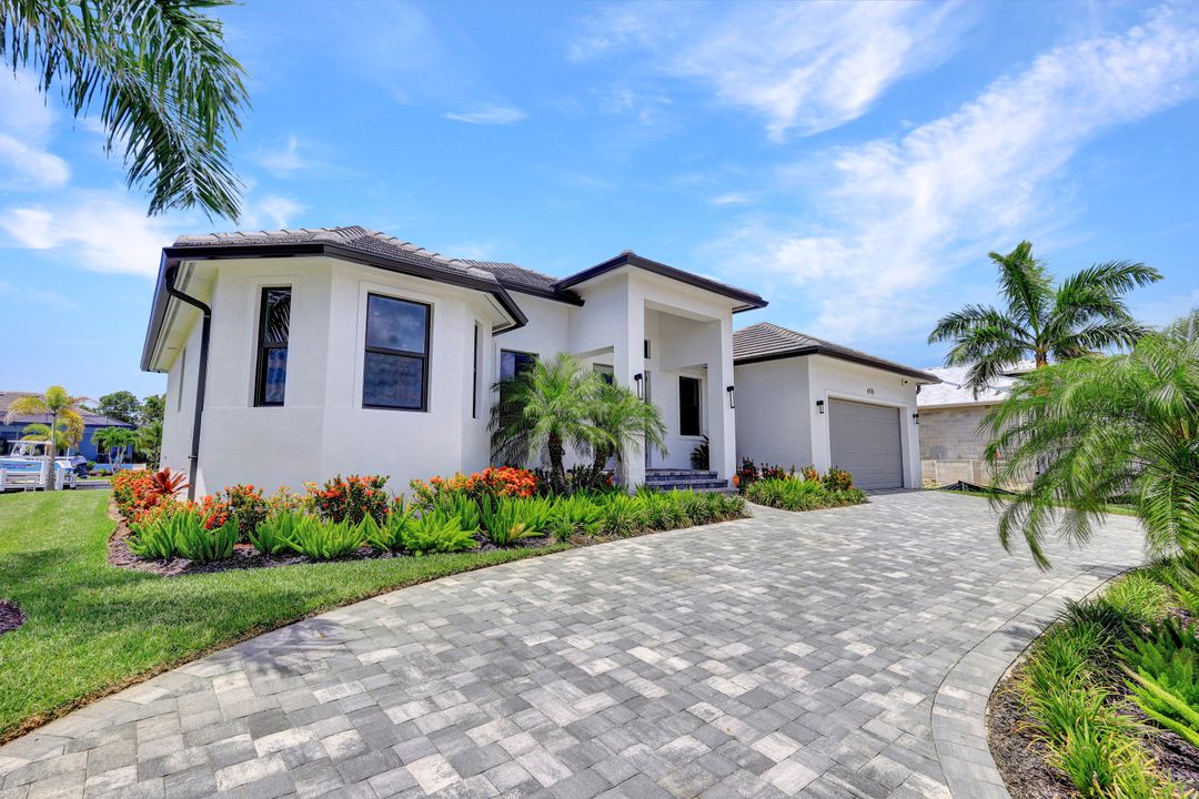 498 N Barfield Dr, Marco Island, FL 34145