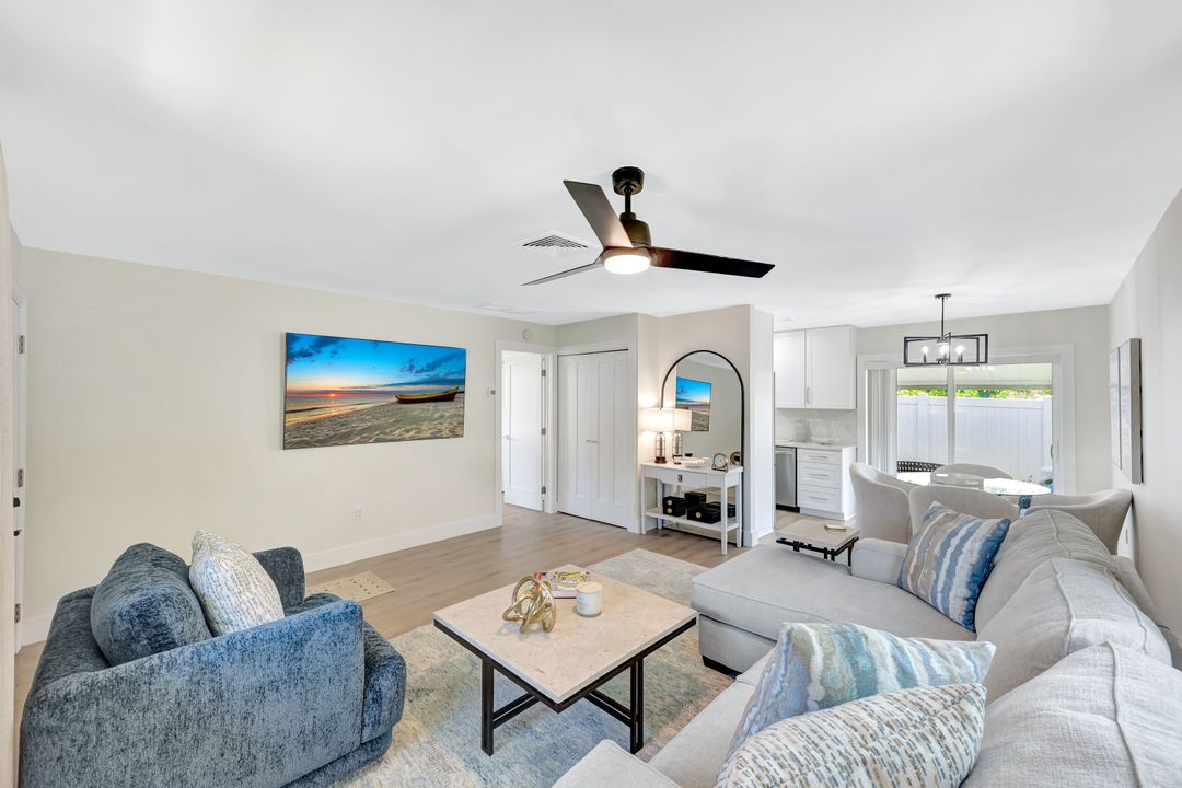 600 98th Ave N #B, Naples, FL 34108