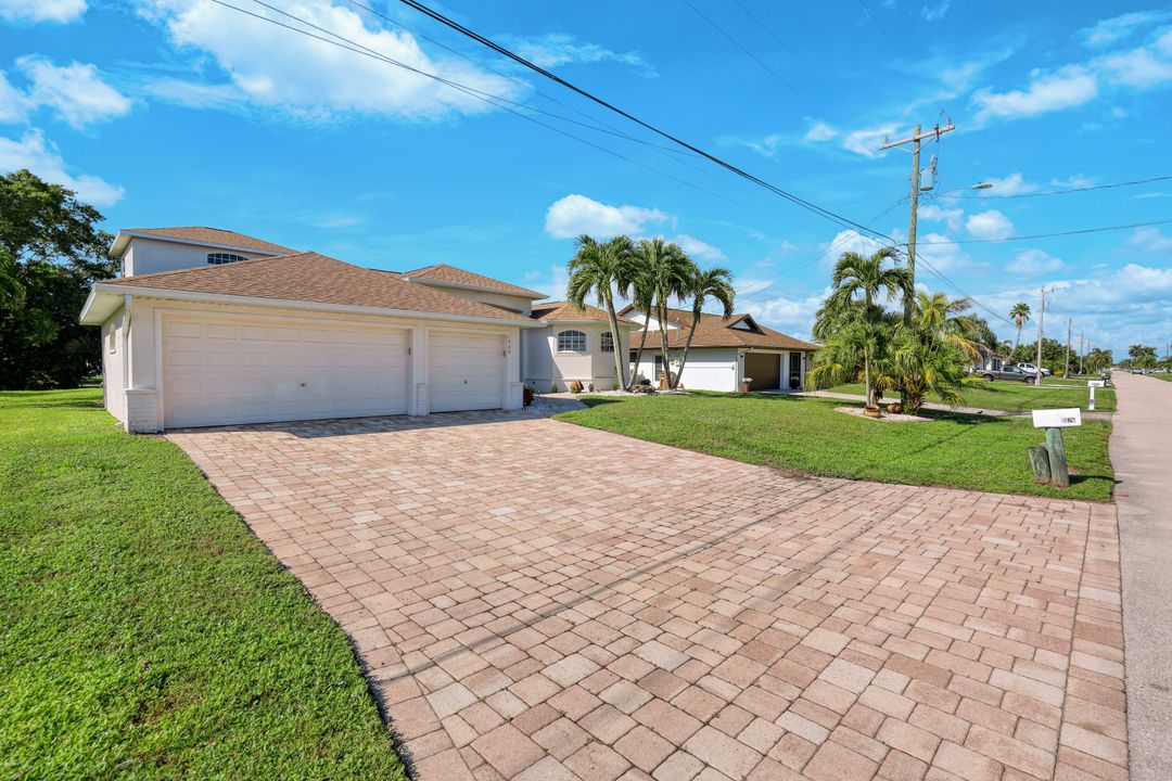 1426 SE 32nd St, Cape Coral, FL 33904