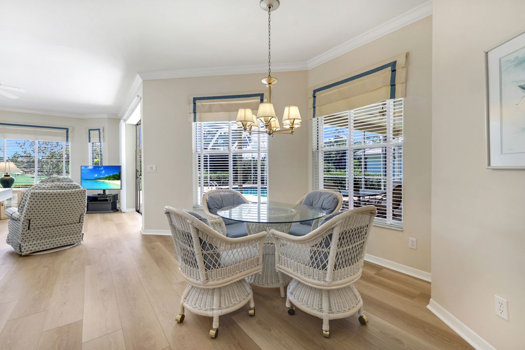 190 Palmetto Dunes Cir, Naples, FL 34113