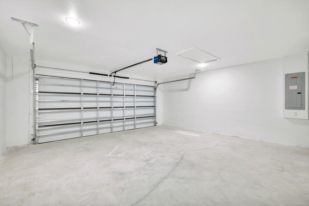 1729 NE 23rd St, Cape Coral, FL 33909