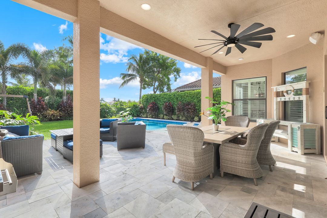 2704 Crystal Way, Naples, FL 34119