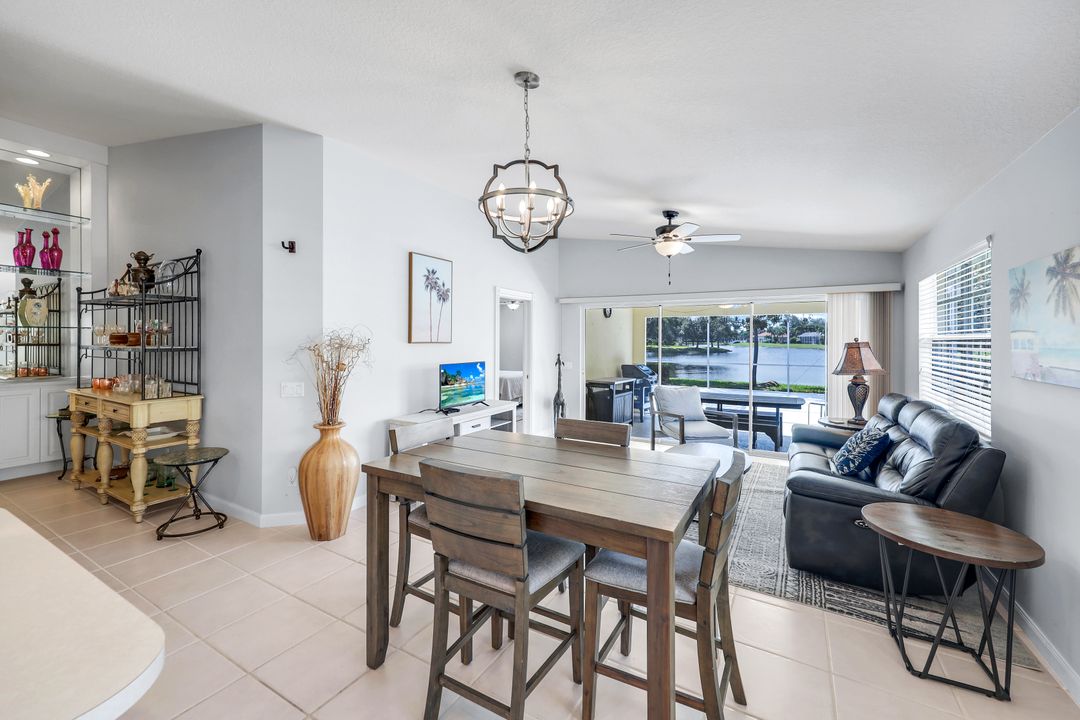 4251 Redonda Ln, Naples, FL 34119