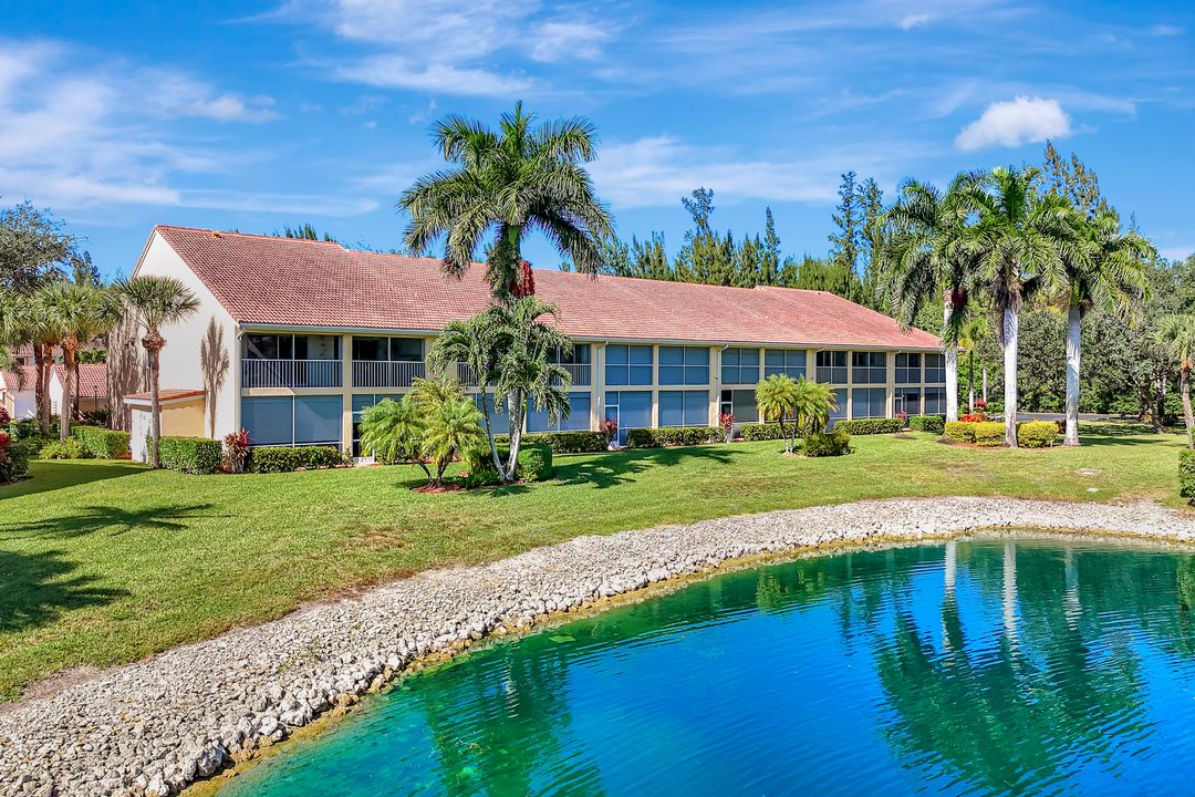 2395 Bayou Ln #01, Naples, FL 34112