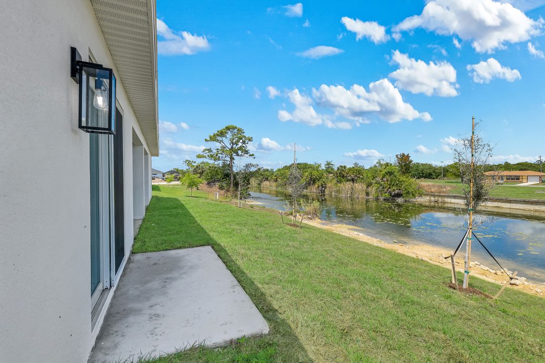 1517 NE 23rd St, Cape Coral, FL 33909