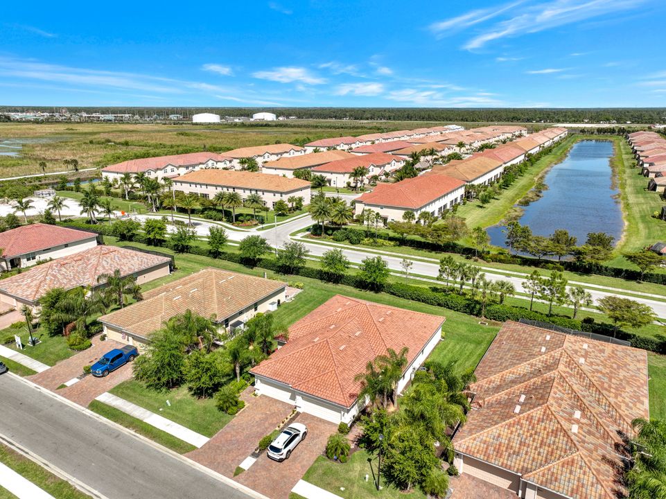 2072 Wellington St, Naples, FL 34120