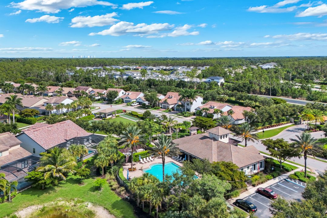 16345 Camden Lakes Cir, Naples, FL 34110