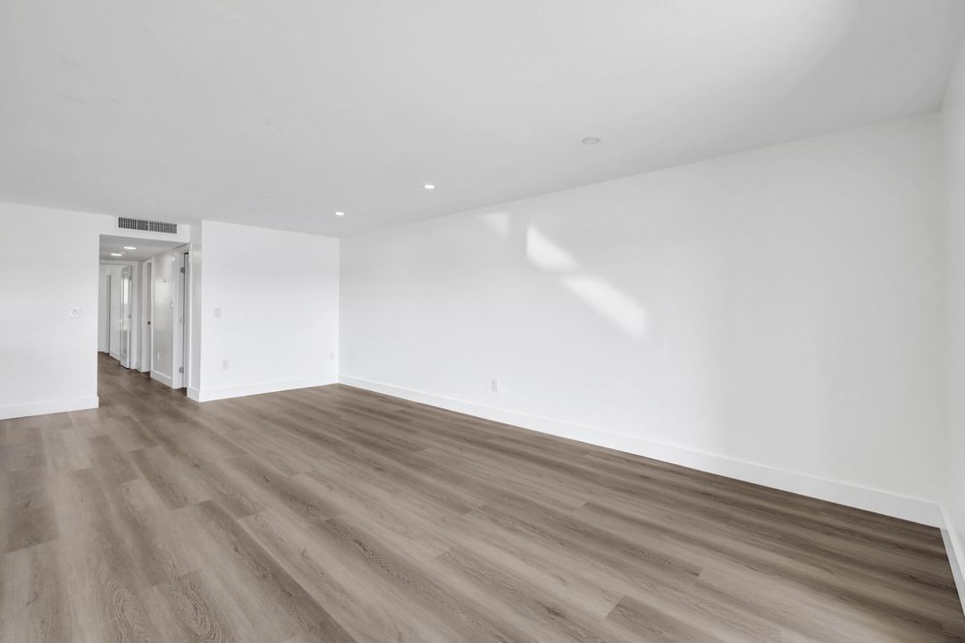 1910 Gulf Shore Blvd N, Naples, FL 34102