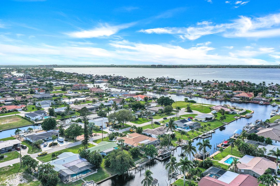 5330 Cocoa Ct, Cape Coral, FL 33904