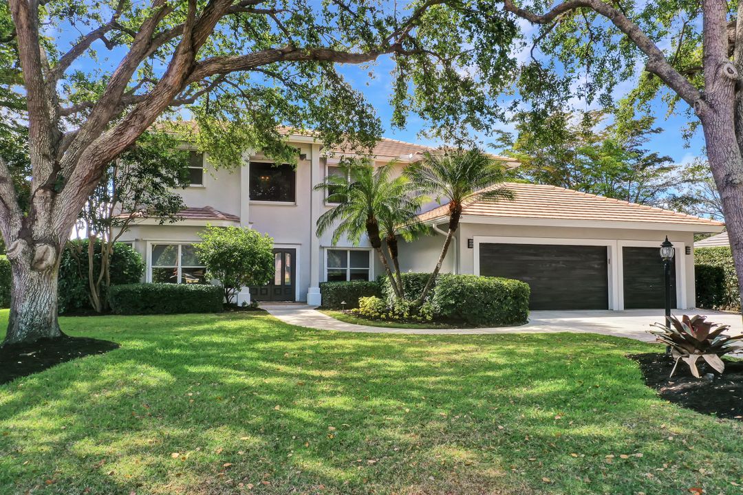 8146 Las Palmas Way, Naples, FL 34109