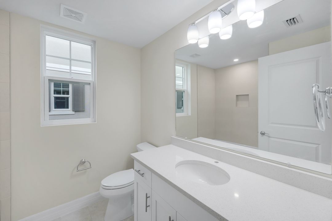 280 Antilles Wy E #101, Naples, FL 34112