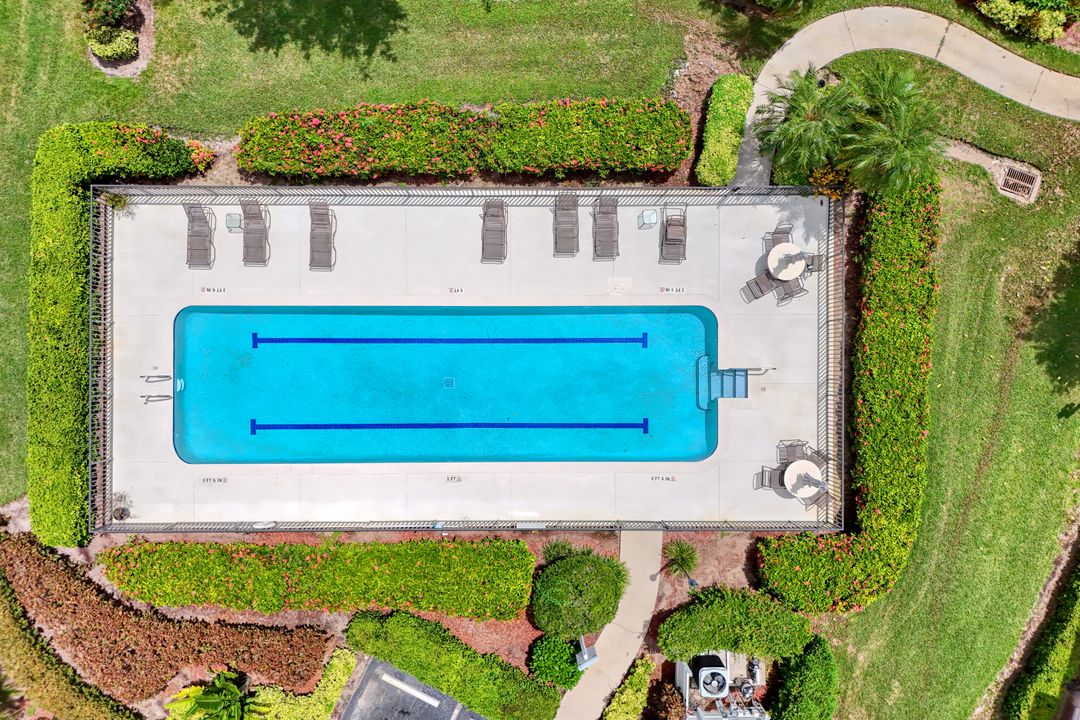 242 Via Perignon, Naples, FL 34119
