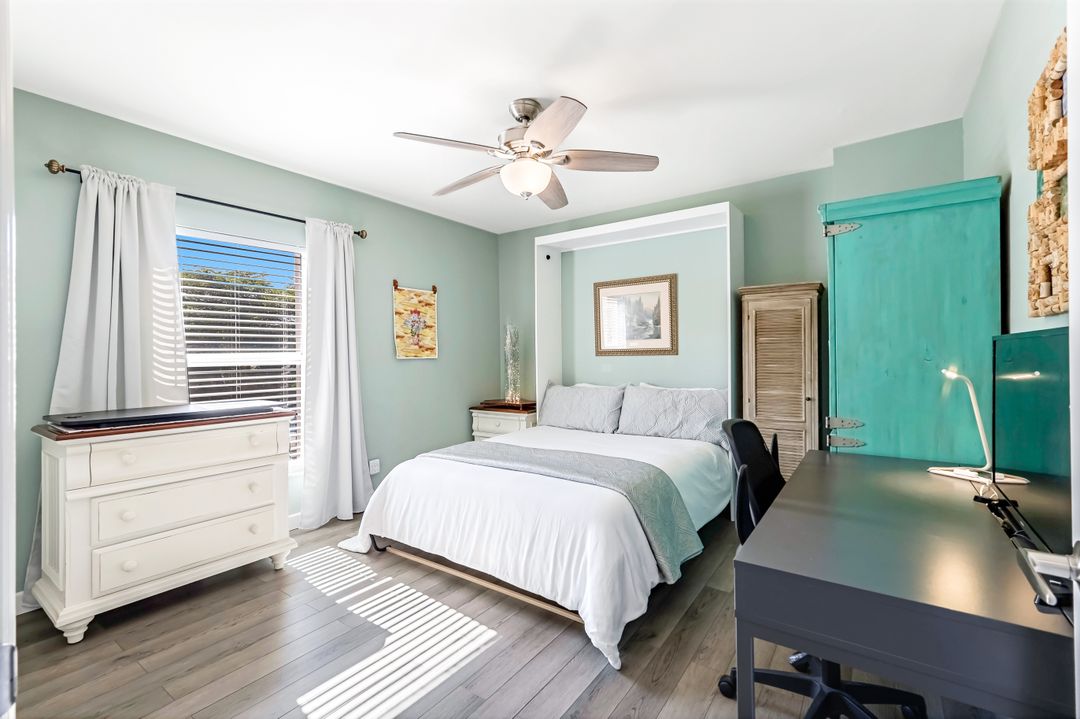 524 Lake Louise Cir #504, Naples, FL 34110