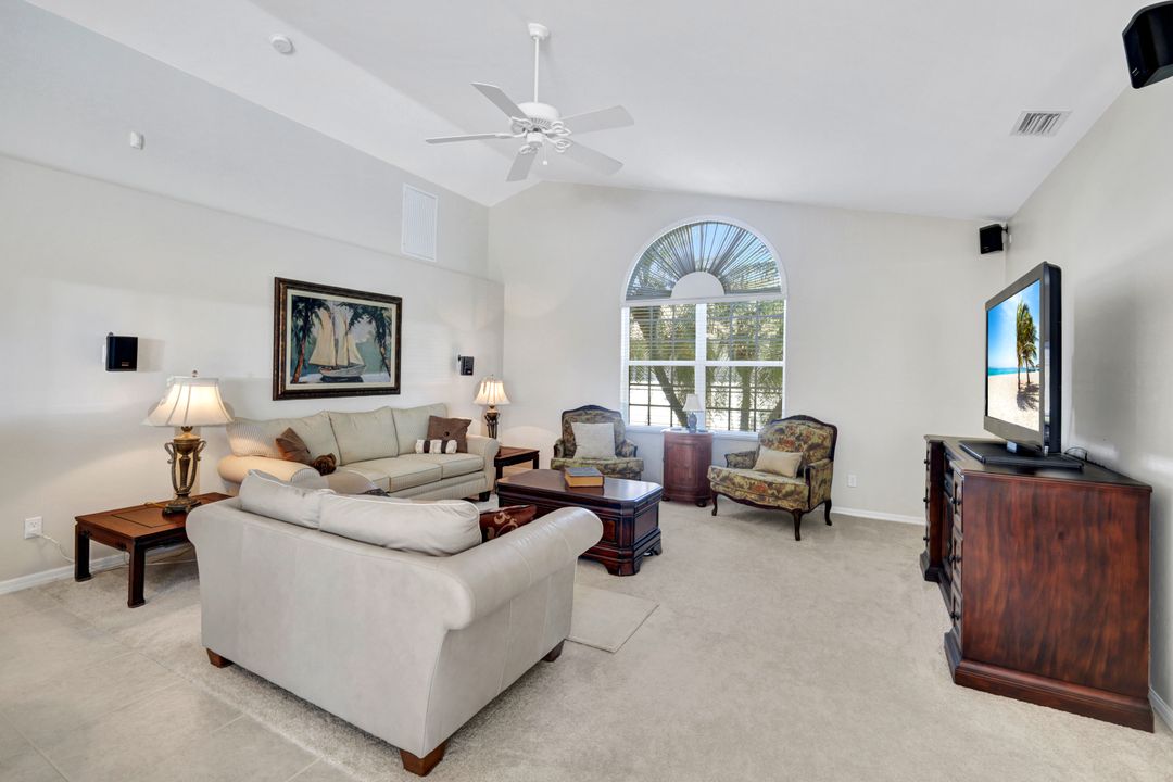 610 Archer Pkwy W, Cape Coral, FL 33904