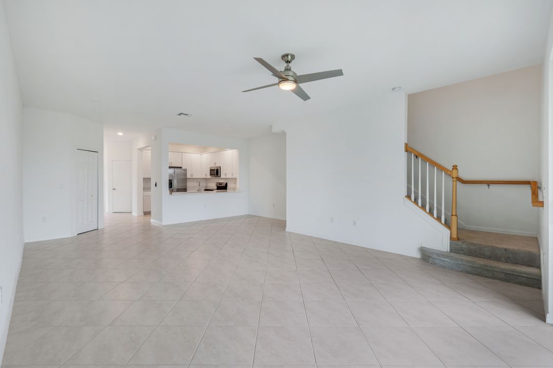 2858 Blossom Wy, Naples, FL 34120