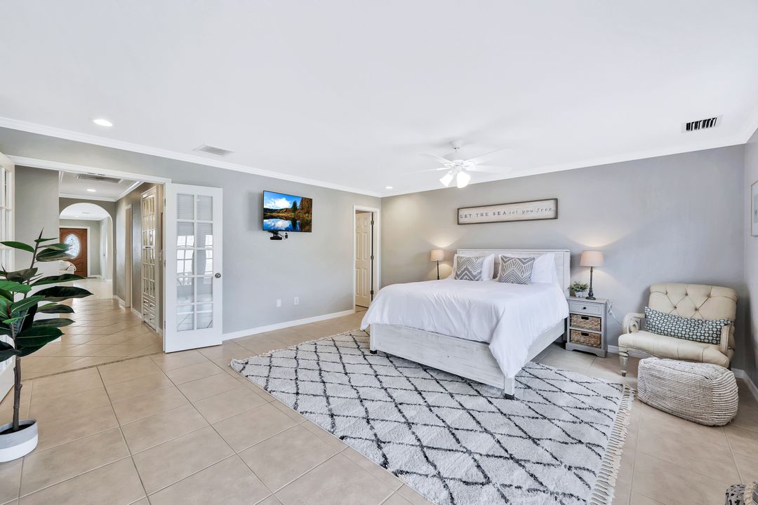 625 95th Ave N, Naples, FL 34108