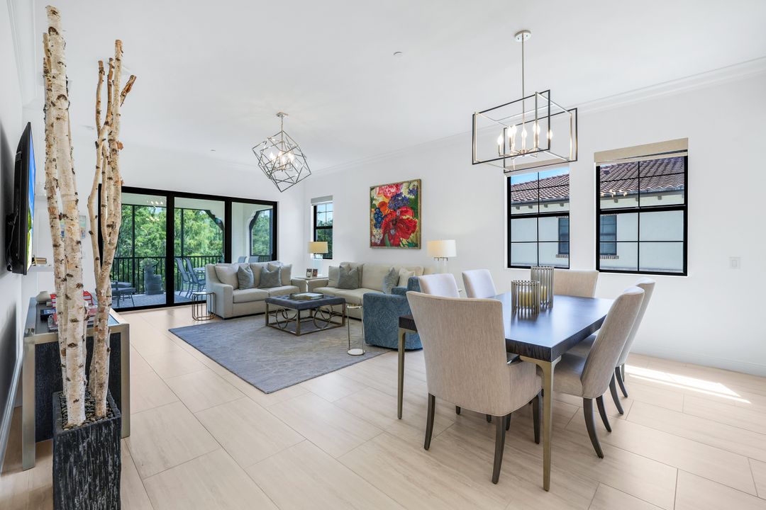 16374 Viansa Wy #302, Naples, FL 34110