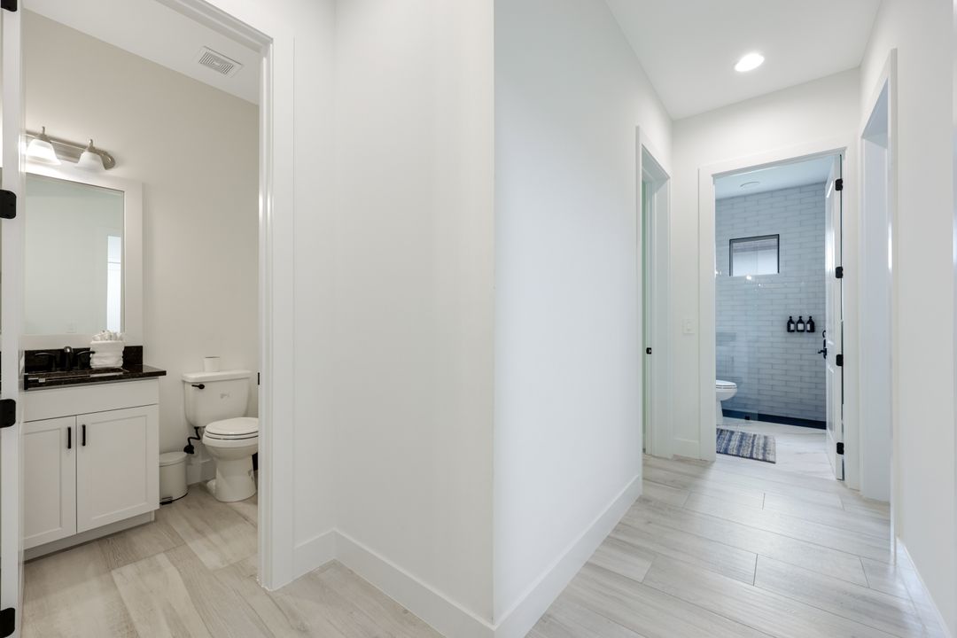 3697 Sapphire Cv Cir, Naples, FL 34114