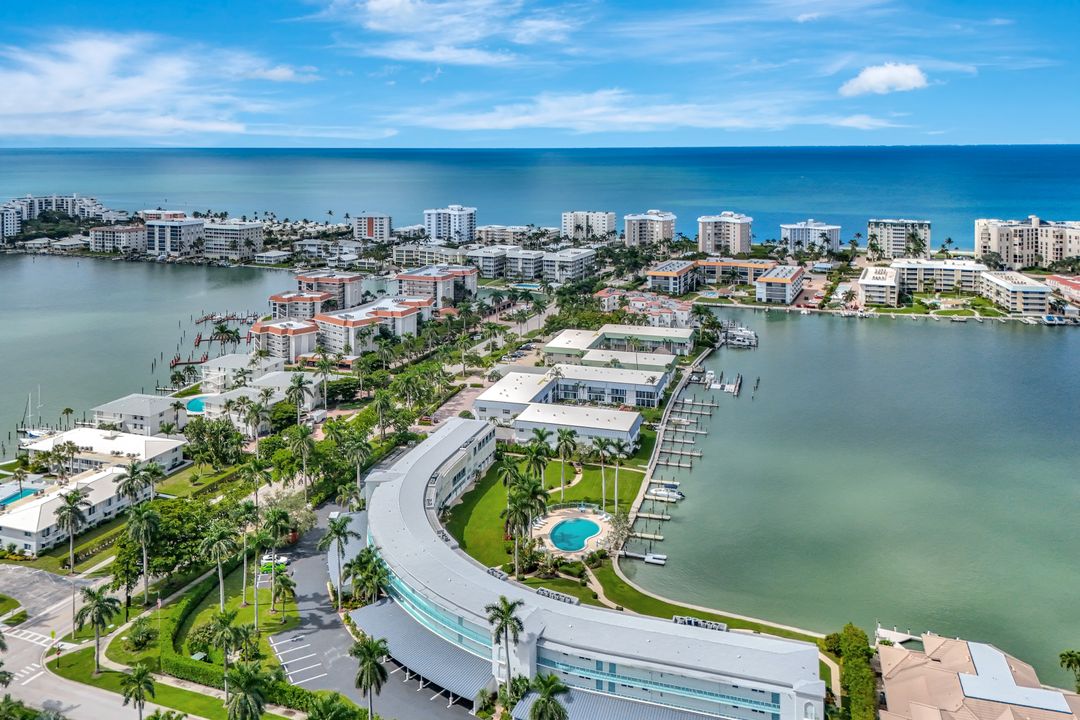 383 Harbour Dr #304, Naples, FL 34103