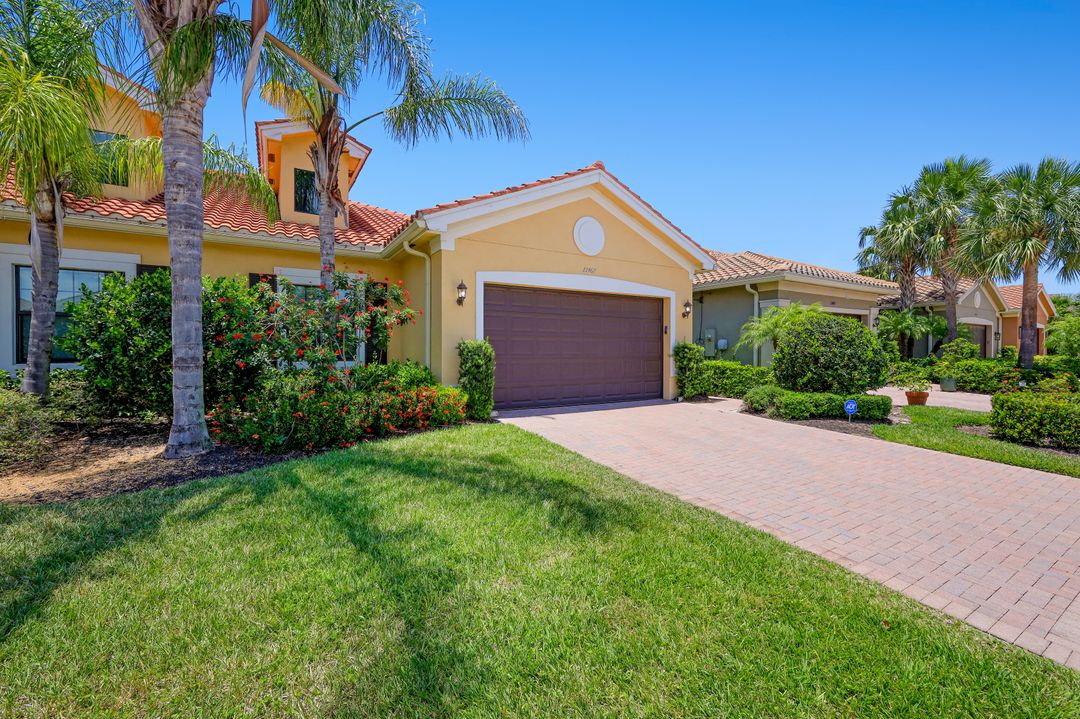 13467 Sumter Ln, Naples, FL 34109