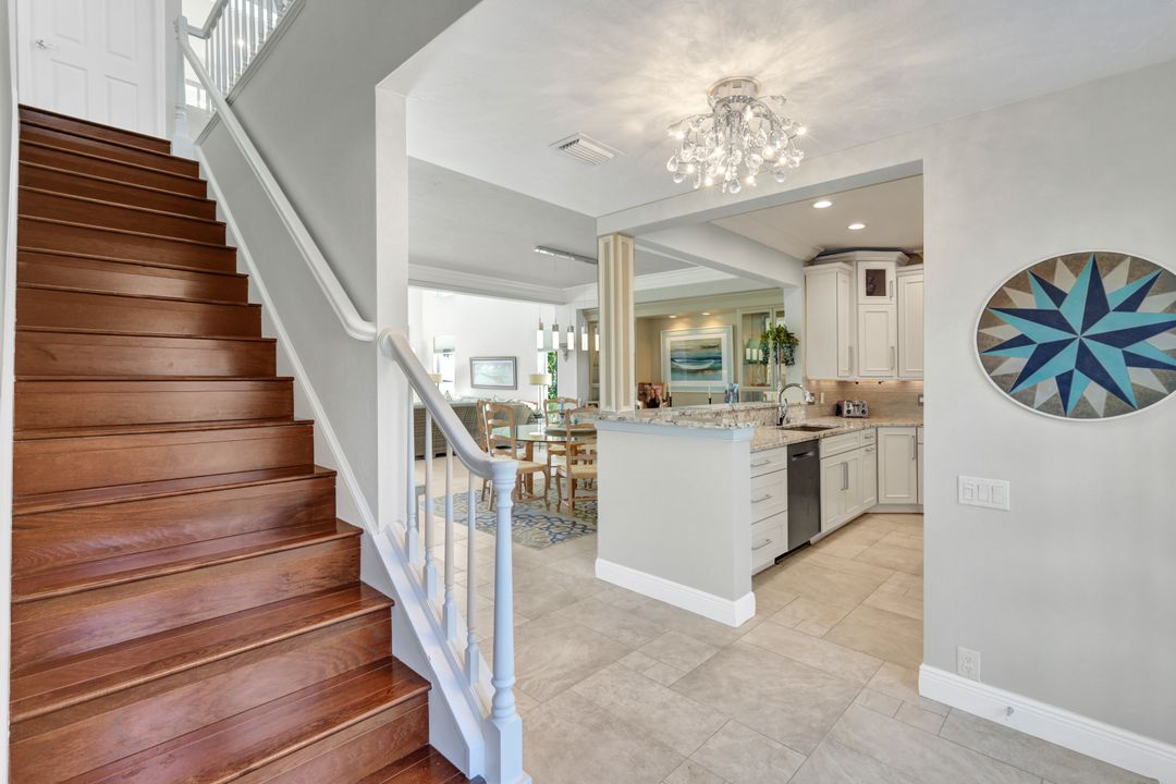 10339 Quail Crown Dr, Naples, FL 34119