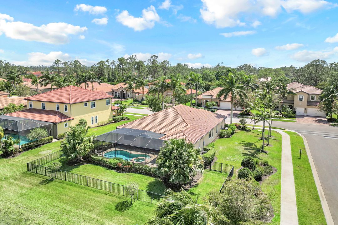 1585 Mockingbird Dr, Naples, FL 34120