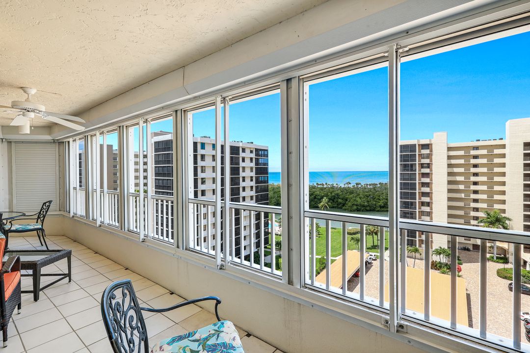 21 Bluebill Ave  #905, Naples, FL 34108