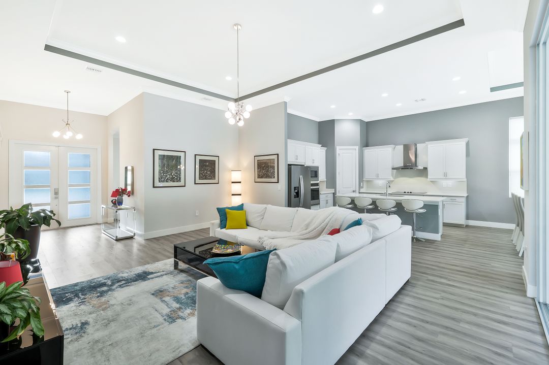 3754 Sapphire Cv Cir, Naples, FL 34114