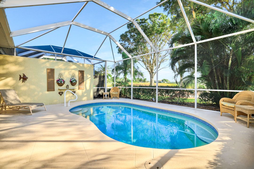 6679 Castlelawn Pl, Naples, FL 34113