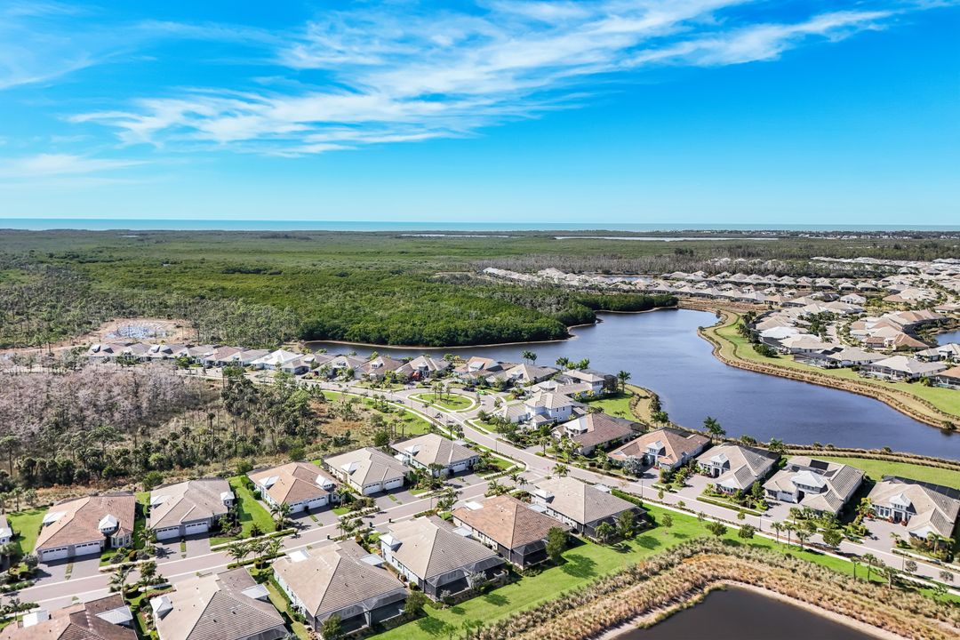 6273 Negril Isle Dr, Naples, FL 34113