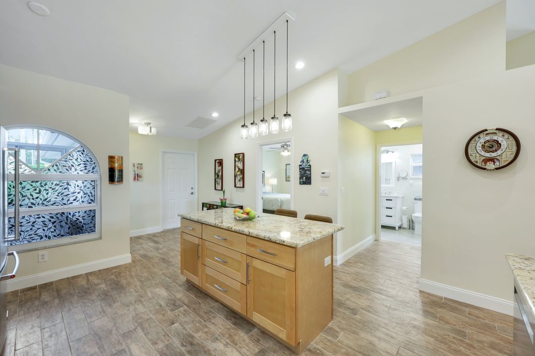 2266 Stacil Cir, Naples, FL 34109