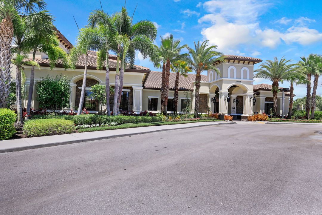 13730 Callisto Ave, Naples, FL 34109