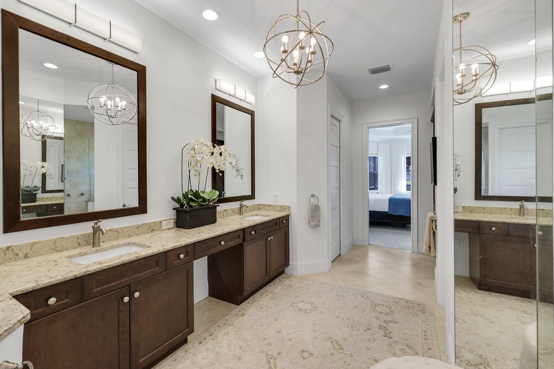 6460 Pembroke Wy, Naples, FL 34113