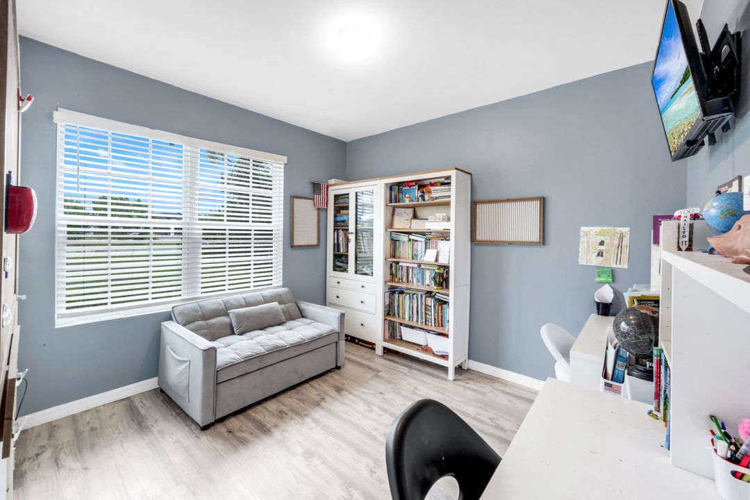 4180 68th Ave NE, Naples, FL 34120