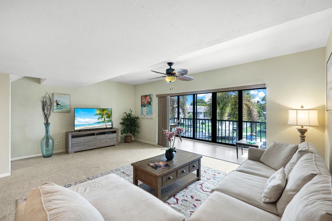 1400 Blue Point Ave #202, Naples, FL 34102