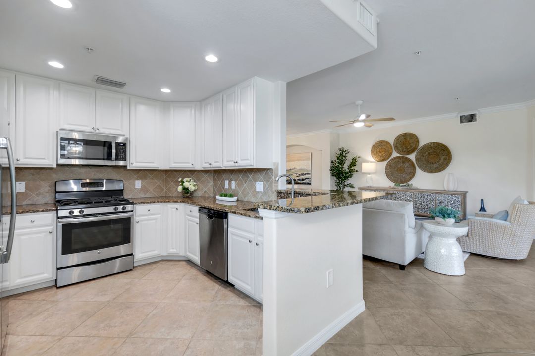 3159 Serena Ln #102, Naples, FL 34114