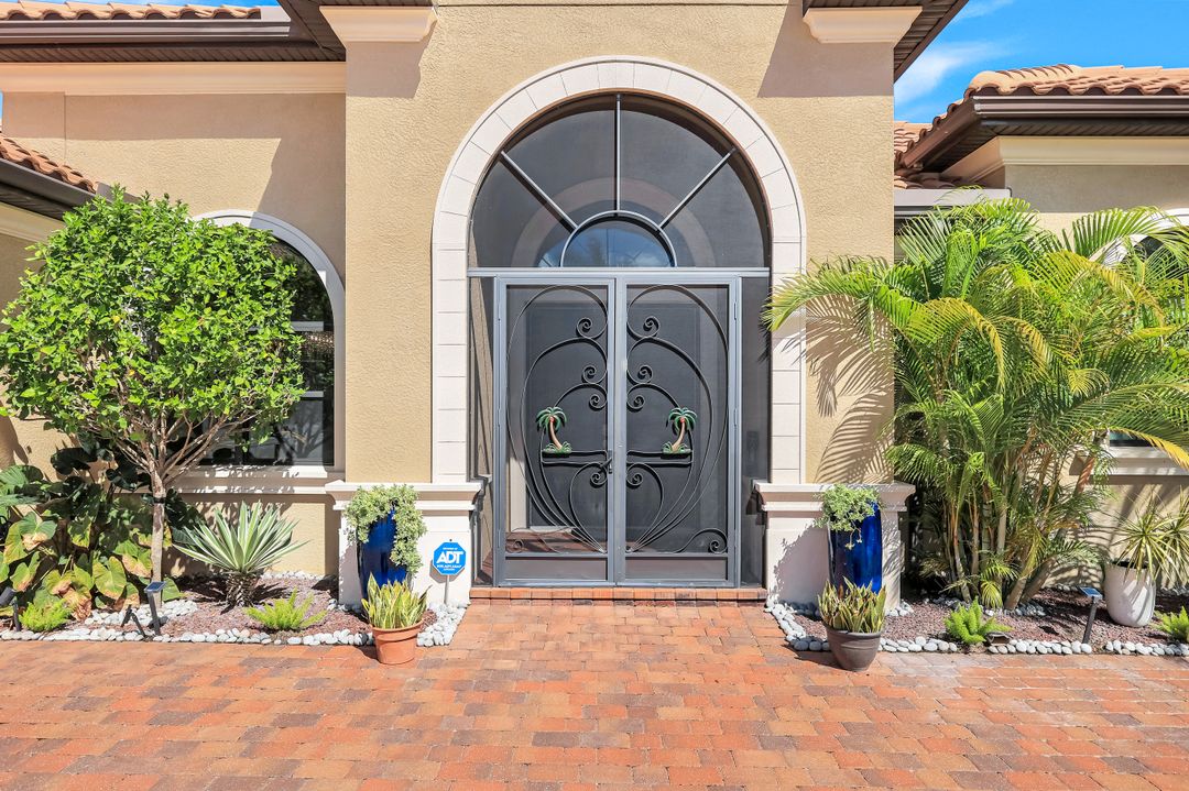 1456 Mockingbird Dr, Naples, FL 34120