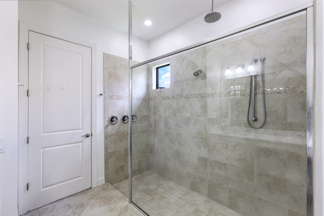 9147 Trivoli Ter, Naples, FL 34119