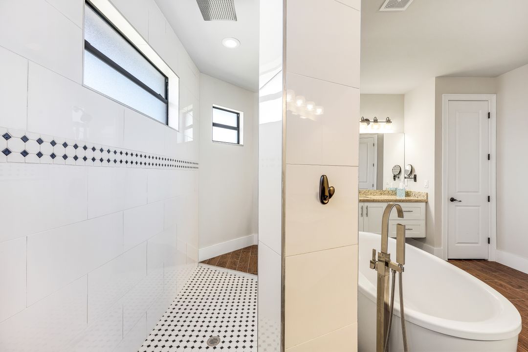 237 SW 21st St, Cape Coral, FL 33991