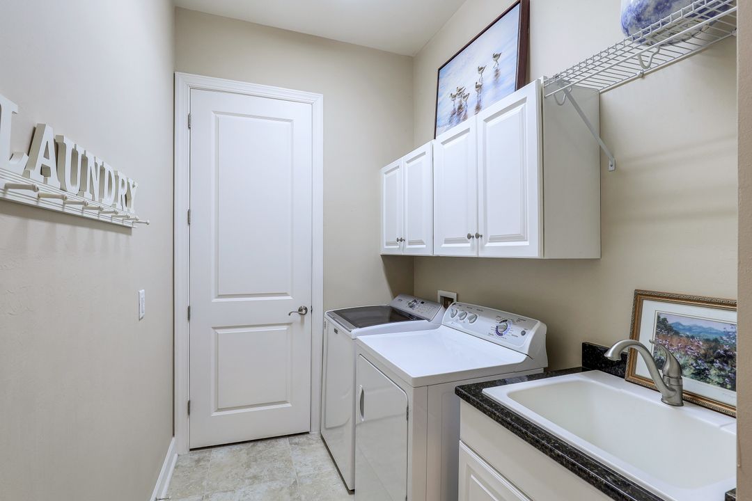 8828 Savona Ct, Naples, FL 34119