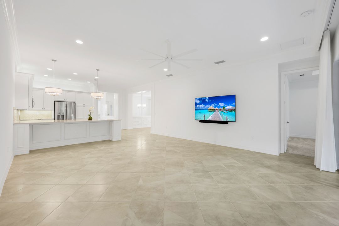13670 Mandarin Cir, Naples, FL 34109