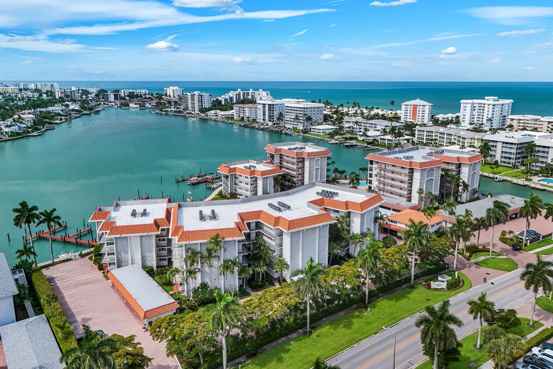 222 Harbour Dr #312, Naples, FL 34103