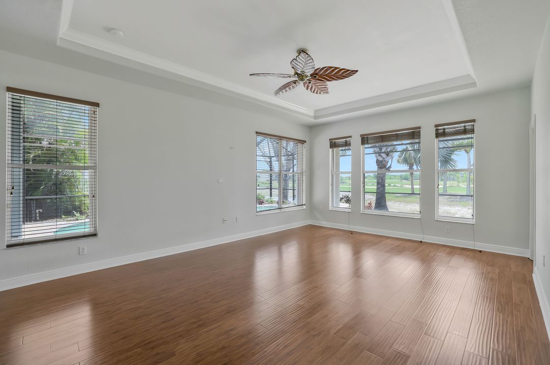 4923 Cerromar Dr, Naples, FL 34112