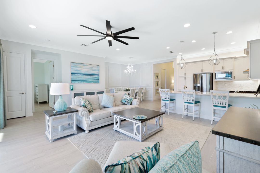 11555 Jacaranda Dr, Naples, FL 34120