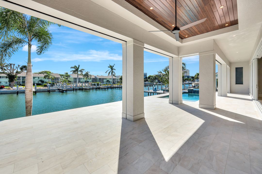 860 Banyan Ct, Marco Island, FL 34145