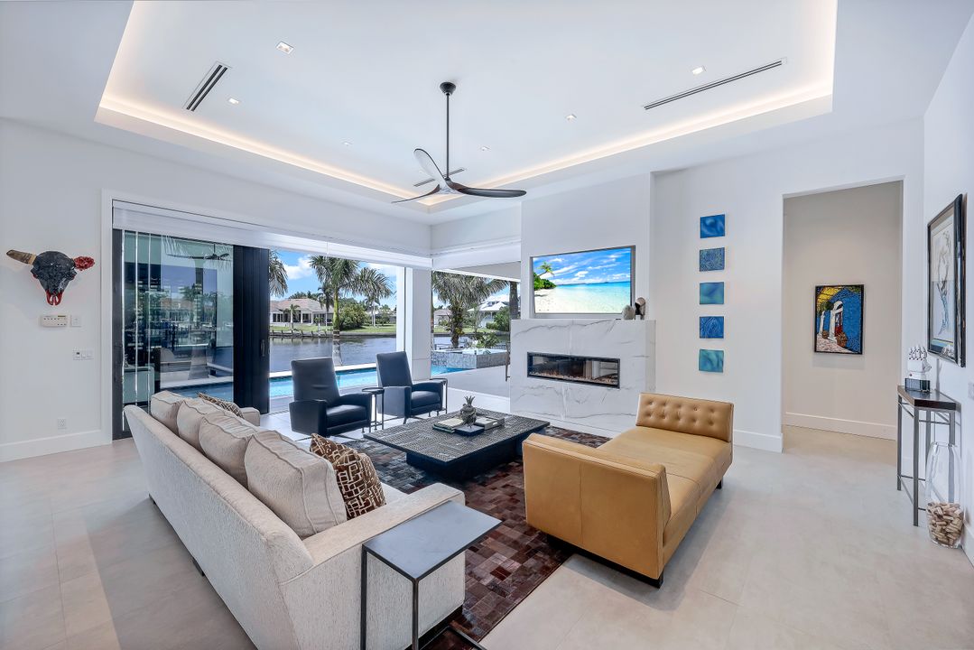 685 Cameo Ct, Marco Island, FL 34145