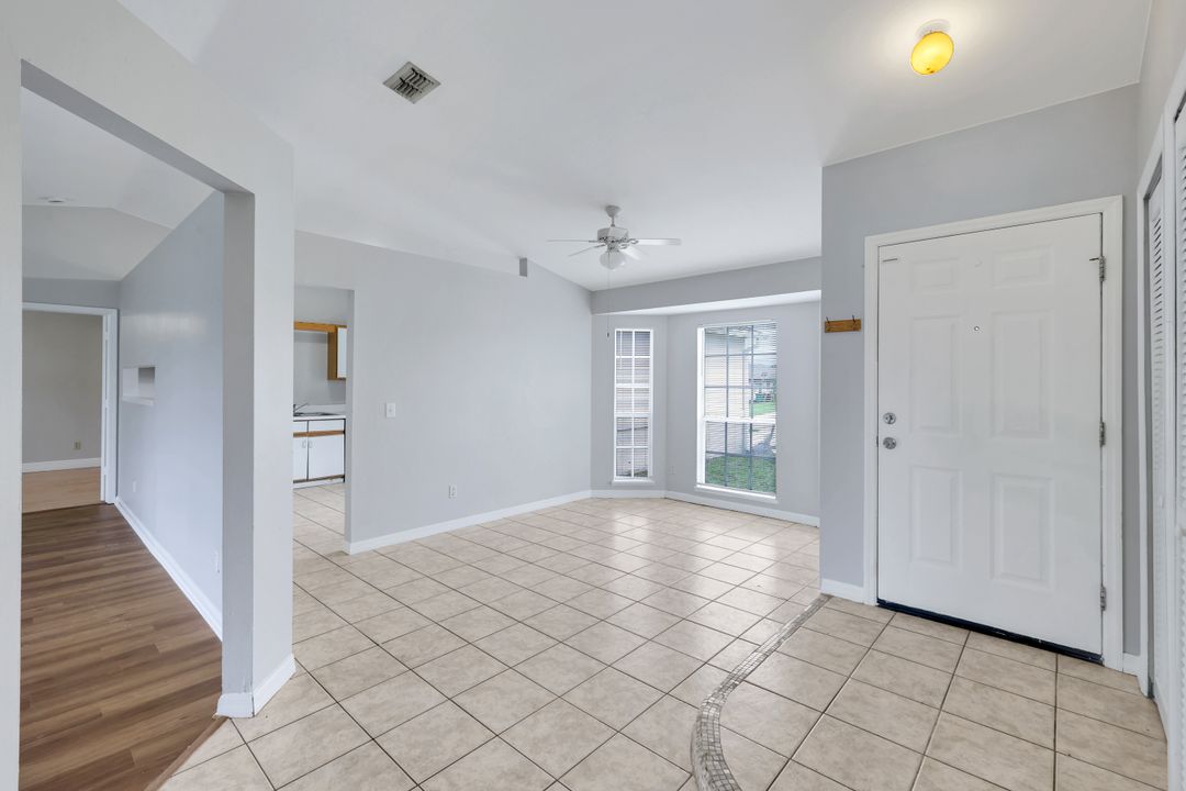 1409 SW 11th Pl, Cape Coral, FL 33991