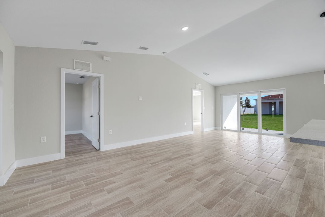 1105 NW 21st Ave, Cape Coral, FL 33993